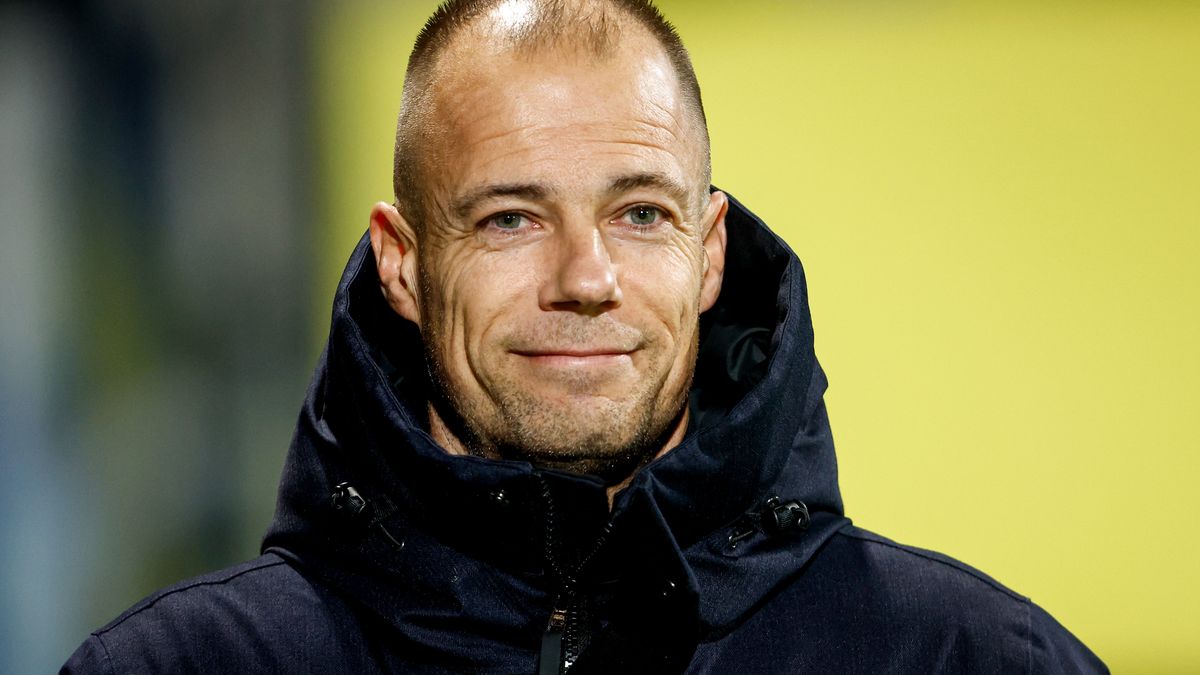 Trainer Danny Buijs baalt van Fortuna's directeursperikelen: 'Heel slecht voor de club'