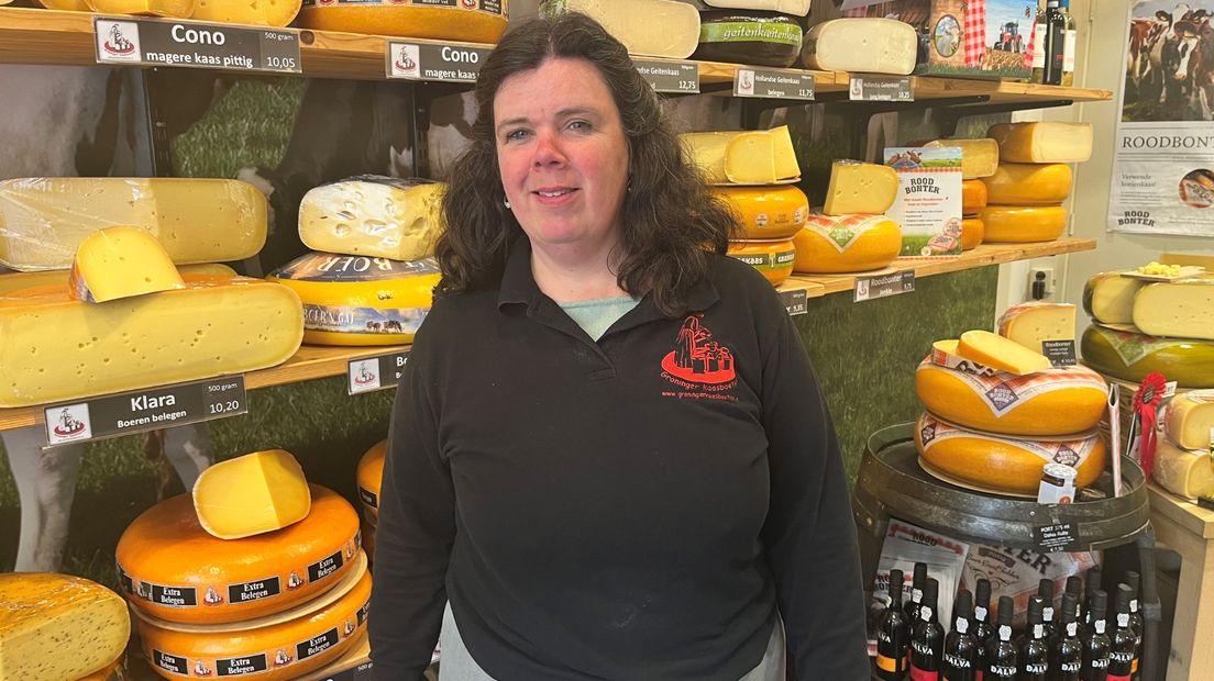Anne-Marie Knol in haar kaaswinkel