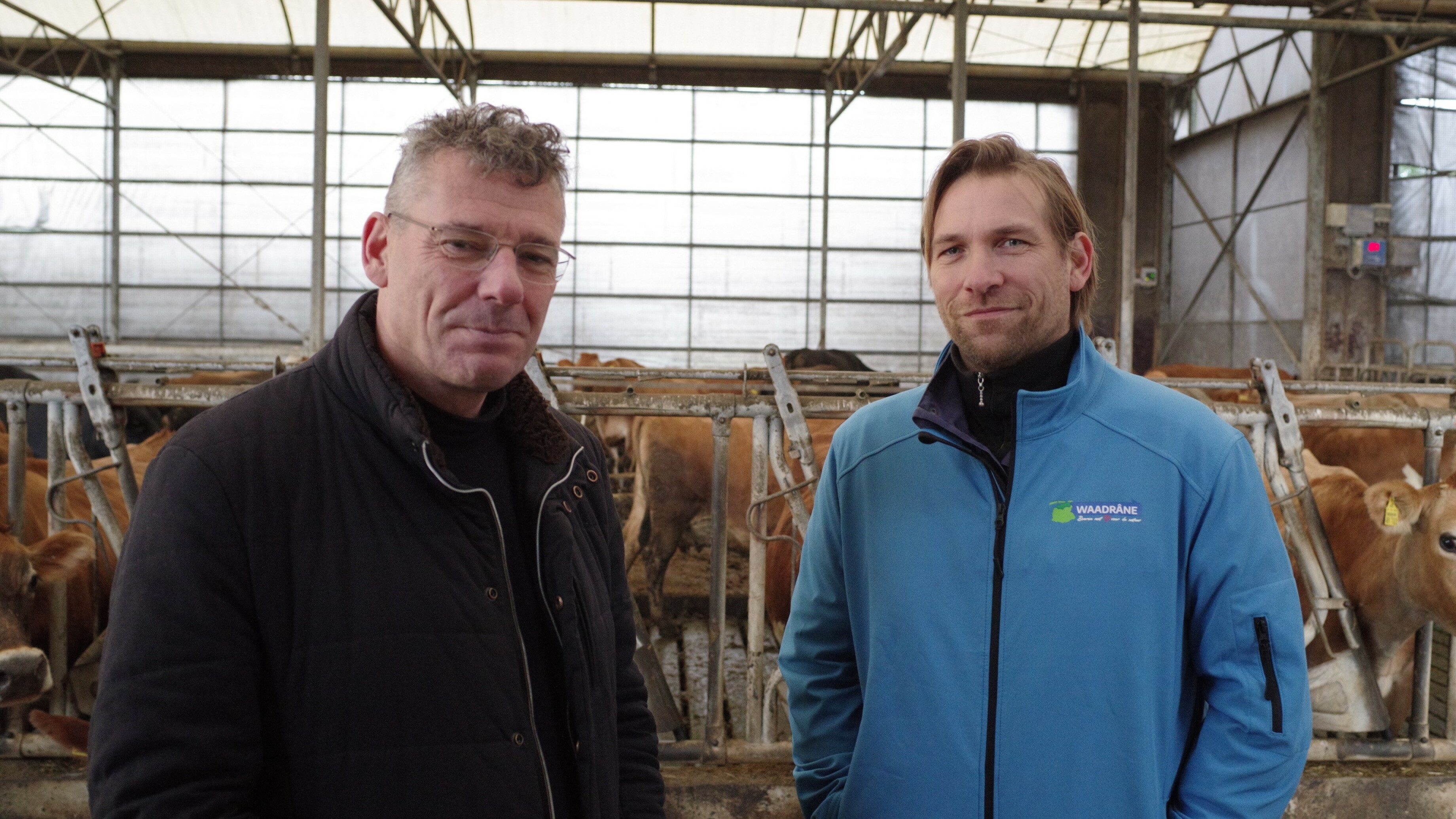Links direkteur Hans van der Werf fan de Friese Milieu Federatie en rjochts foarsitter Hans Kroodsma fan Agrarisch Collectief Waadrâne