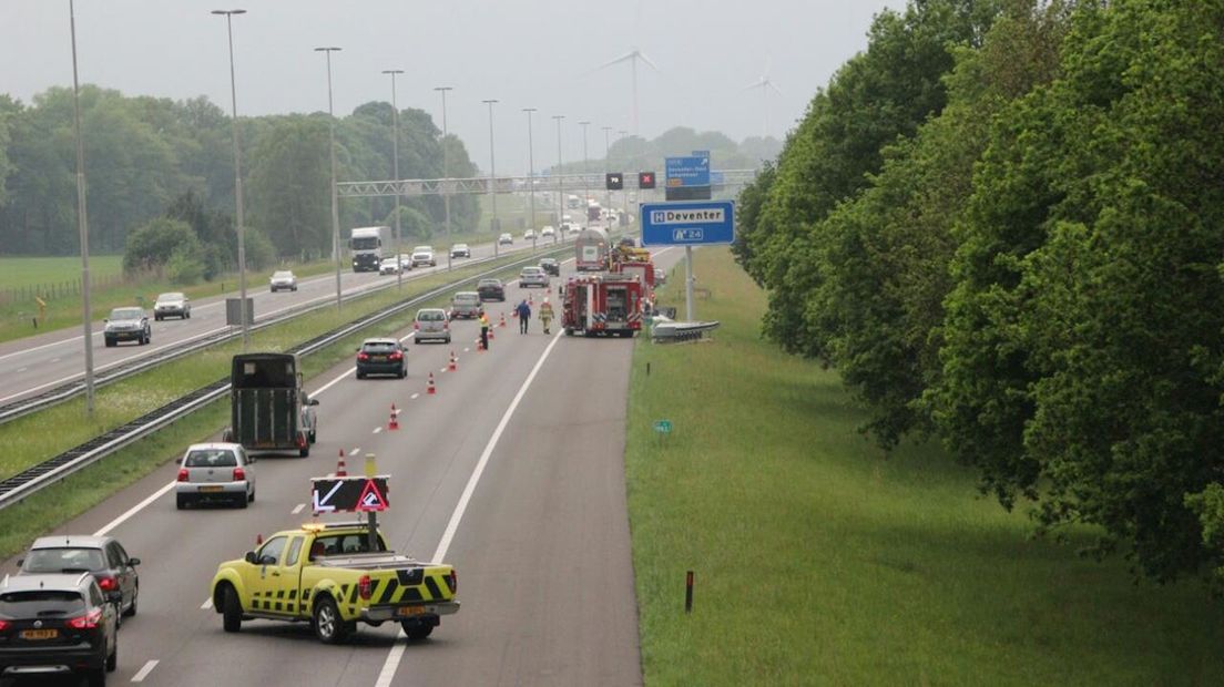 Auto brandt uit op A1 bij Deventer