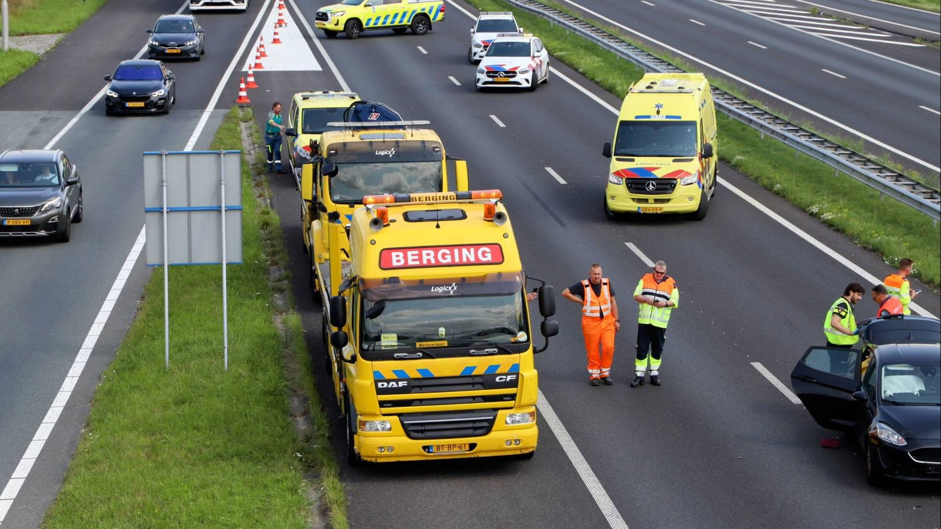 Gewonden bij ongeluk • Fietser en automobilist botsen.