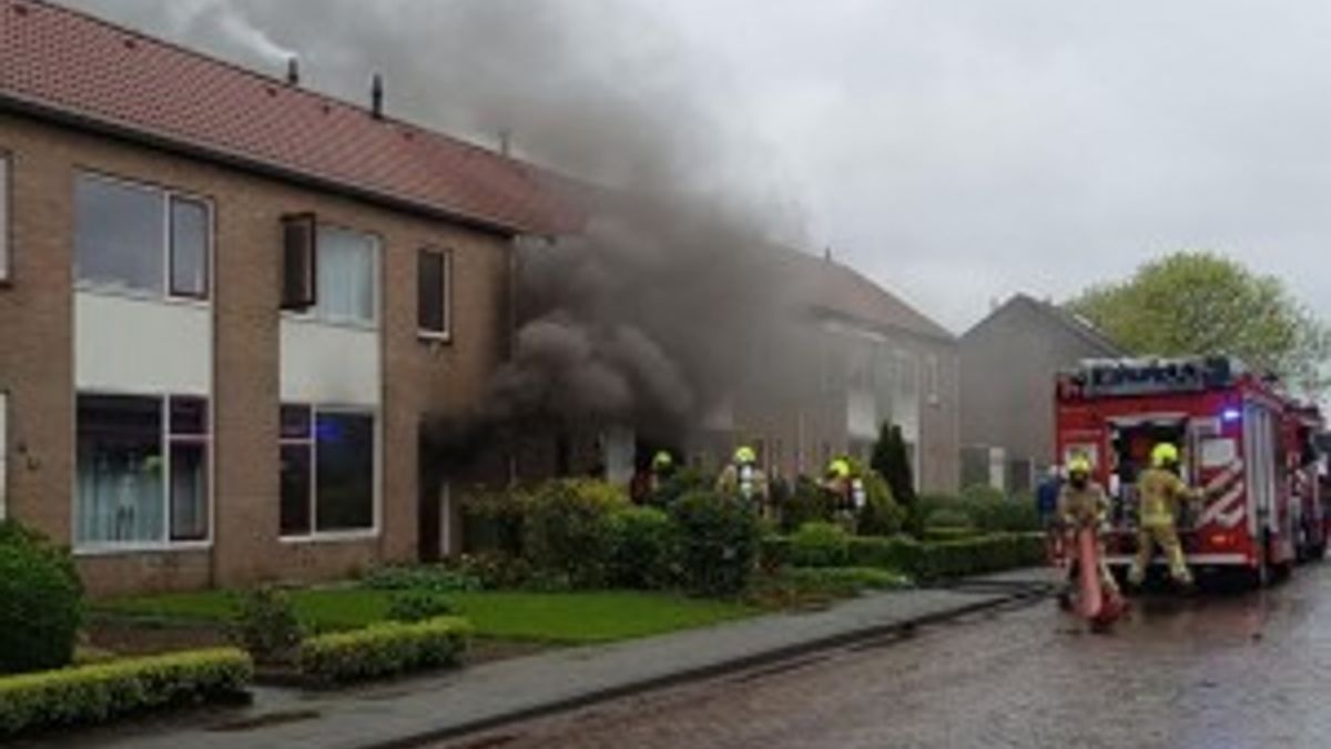 Brand in Achthuizen door bewoner aangestoken