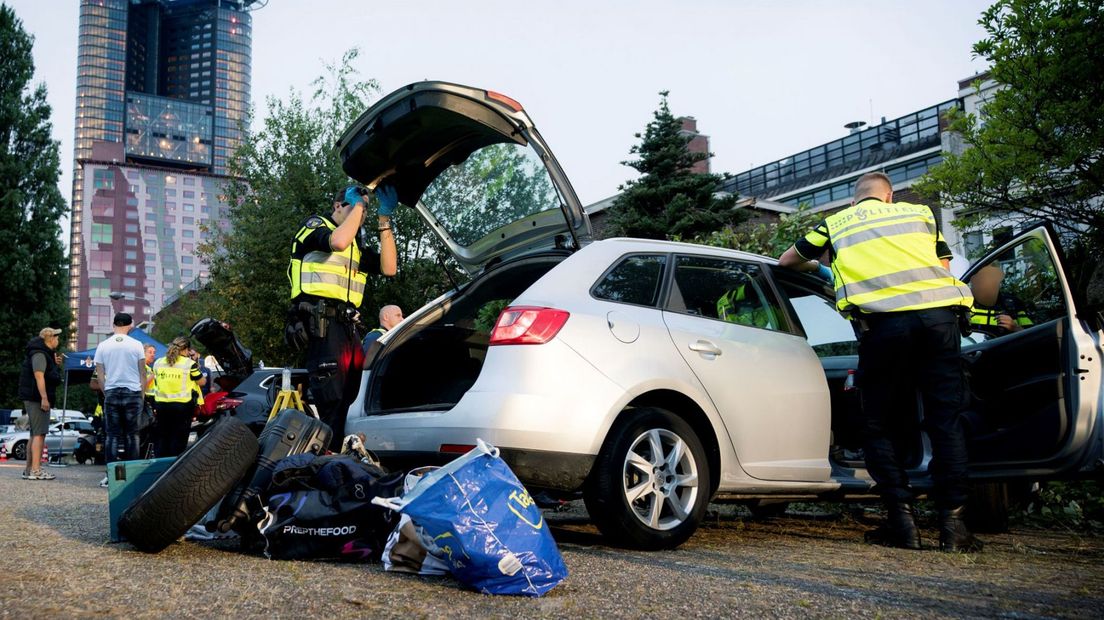 Een verkeerscontrole op het Trekvlietplein