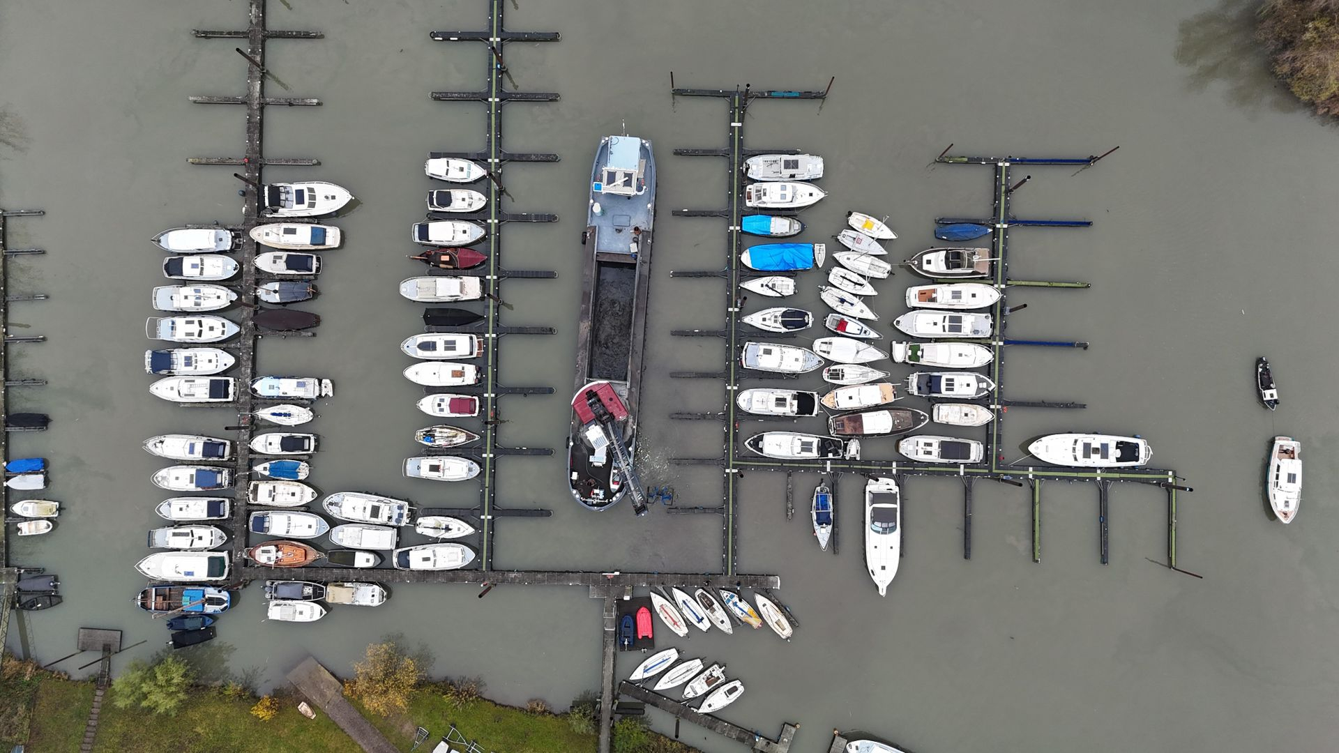 Watersporters 'baggeren mee' en helpen zo andere verenigingen: 'We zitten in hetzelfde schuitje'