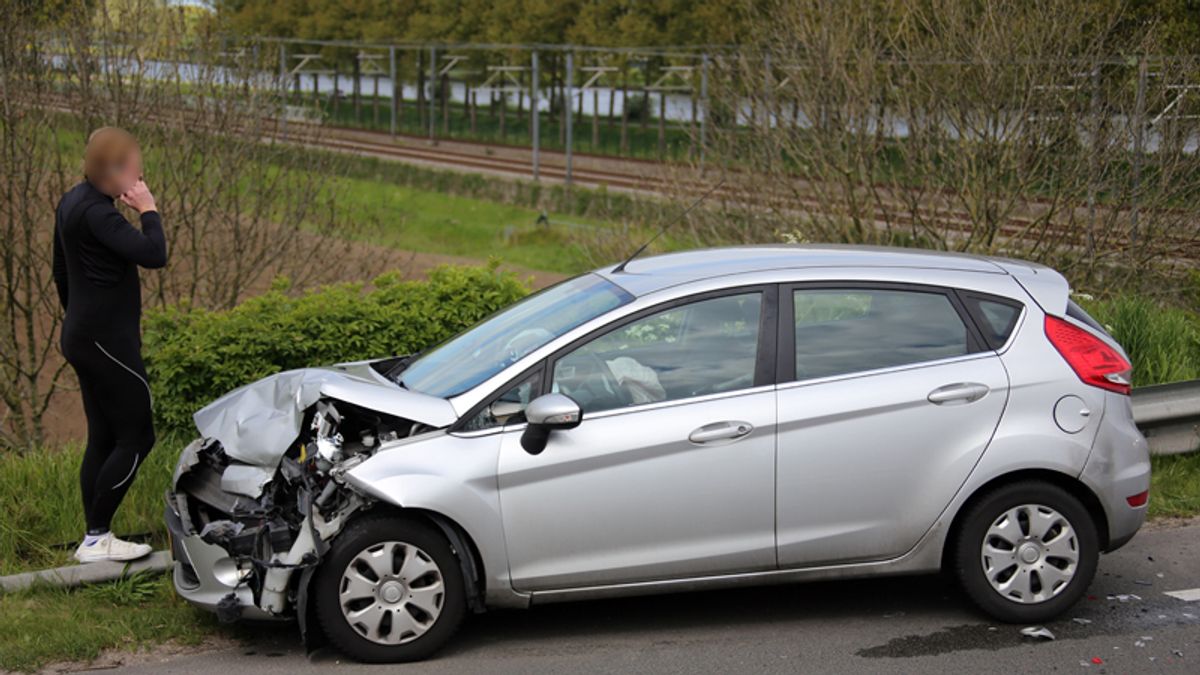 Lange file door kettingbotsing op N201