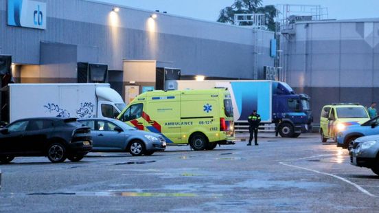 Slachtoffer naar ziekenhuis na ongeval bij Centraal Boekhuis