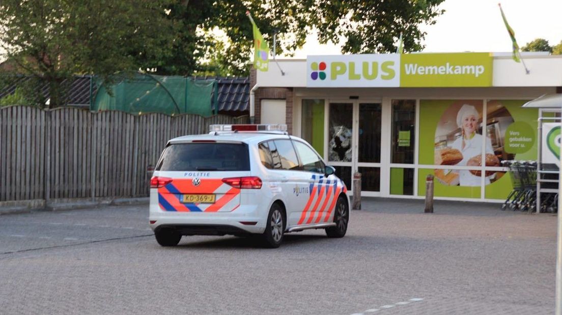 De twee mannen sloegen een ruit in om binnen te komen
