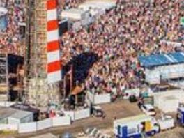 De N57 is dicht vanwege Concert at SEA op de Brouwersdam.