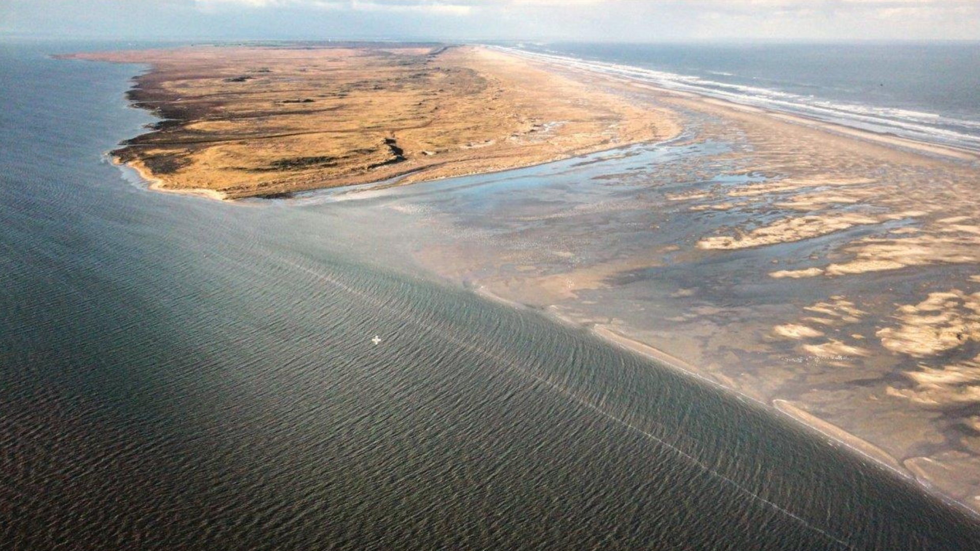 De oostkant van Schiermonnikoog vanuit de lucht gezien