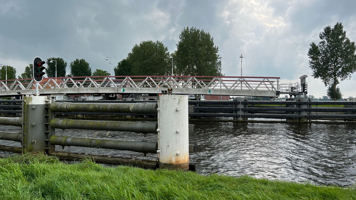 112-nieuws: Brug Stroobos wil niet meer dicht: verkeer moet omrijden
