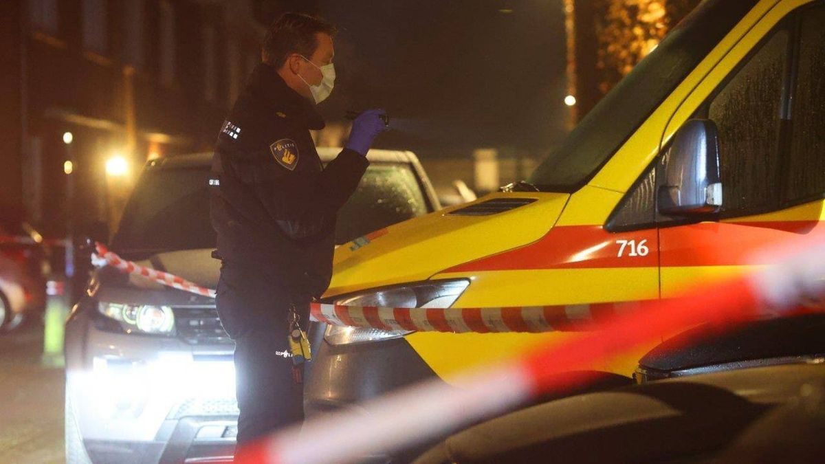 Man (40) neergestoken op straat: 'We werden wakker van geschreeuw'