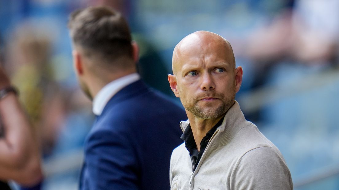 FC Groningen-trainer Dennis van der Ree voorafgaand aan de wedstrijd tegen Vitesse