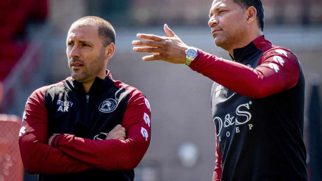 Een pikante wedstrijd voor Henk Fraser zondag. De trainer speelt met Sparta tegen Vitesse, de club waar hij ruim anderhalf jaar geleden werd ontslagen.