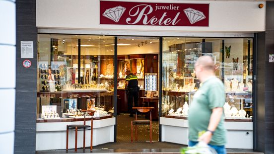 Overval op juwelier op klaarlichte dag, politie vraagt hulp bij zoektocht daders