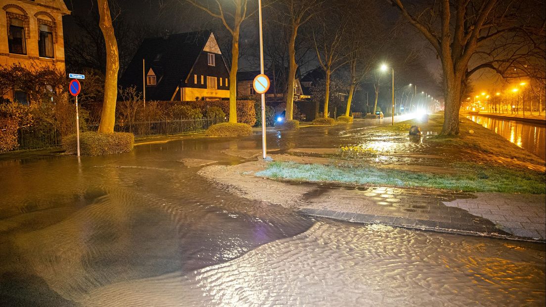 Grote waterleidingbreuk in Zwolle