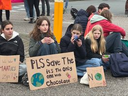 'Ja, daar zijn we weer': klimaatprotestanten terug in de Utrechtse binnenstad