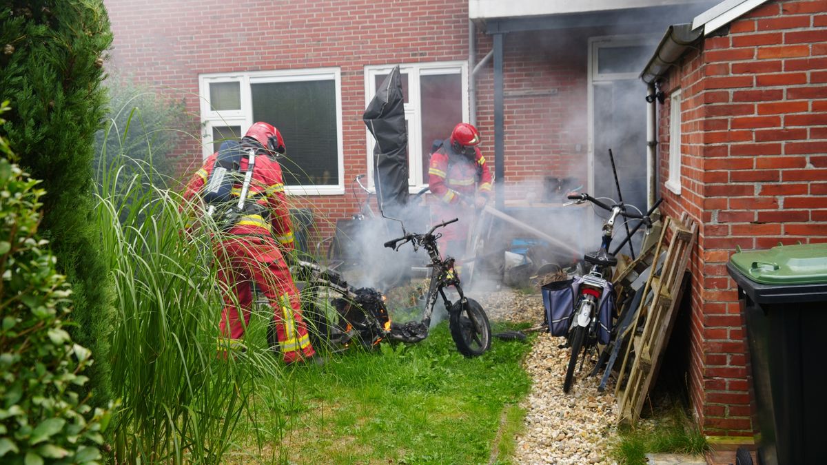 112-nieuws: Scooter brandt uit in Stad • Brand in afvalbult in Delfzijl