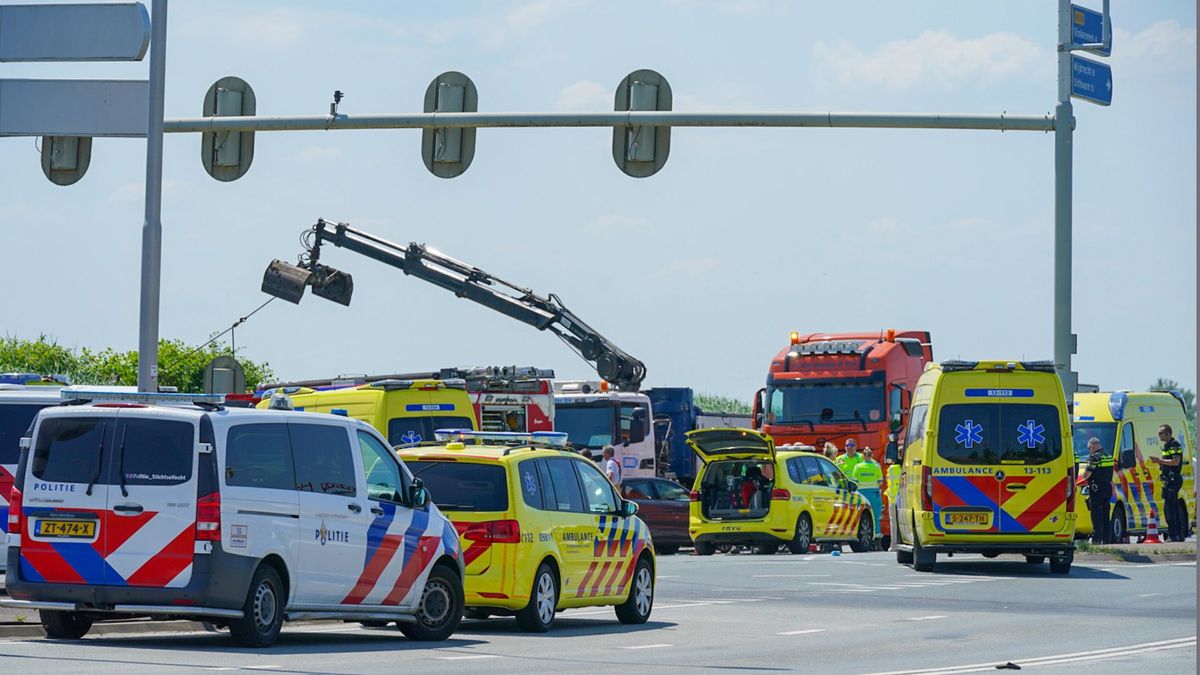 Automobilist (57) die gewond raakte bij ongeval op N201 overleden