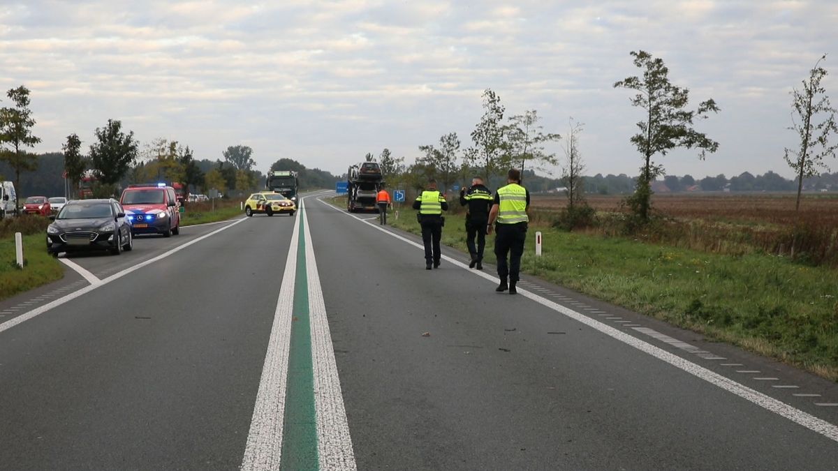 Vrachtwagen botst op andere vrachtwagen bij Nieuwe Pekela