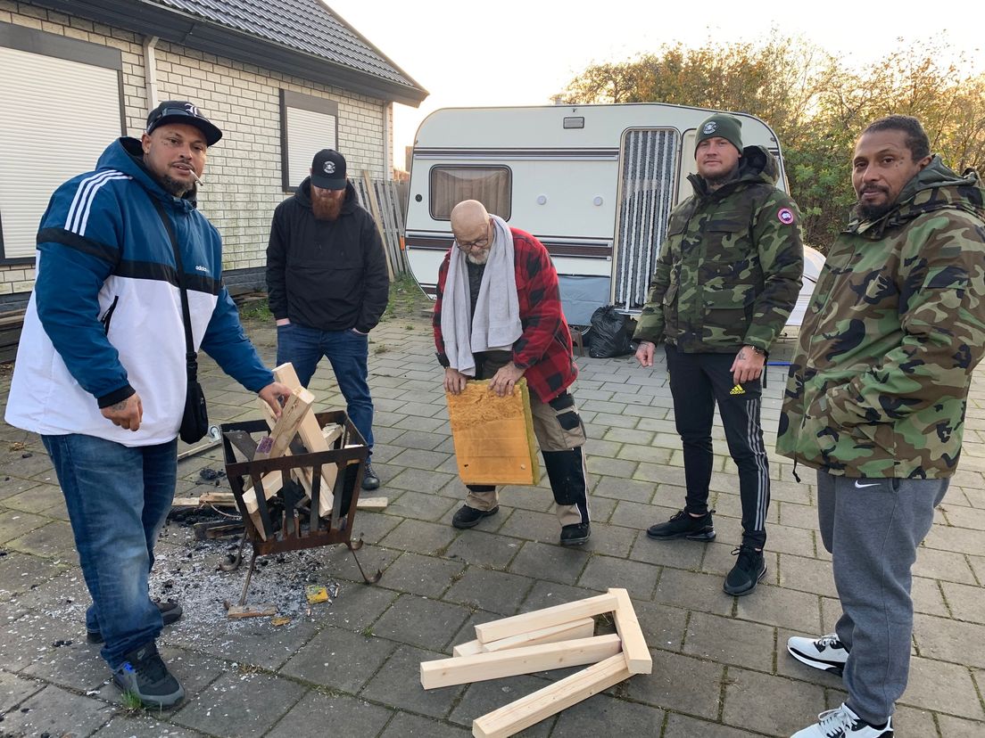 Boze kampbewoners bezetten lege standplaats