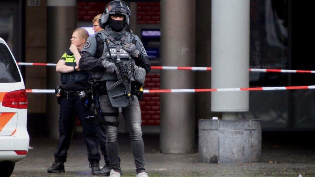 Hagenaar dreigt met bom op station Den Bosch.