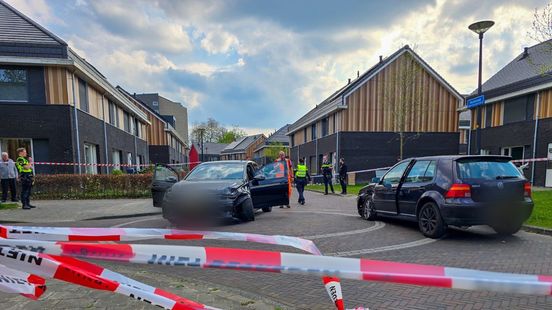 Video van ongeluk laat aanleiding zien voor trammelant op straat. Video van ongeluk laat aanleiding zien voor trammelant op straat.