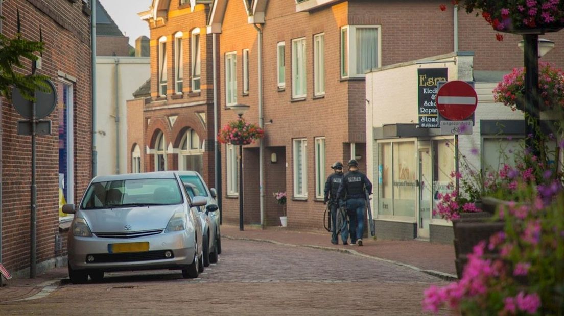 Arrestatieteam op weg naar verdachte