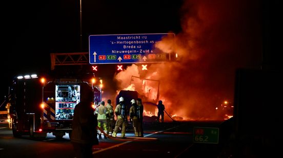 Dode bij ongeluk op A2 bij Nieuwegein, snelweg blijft voorlopig dicht. Dode bij ongeluk op A2 bij Nieuwegein, snelweg blijft voorlopig dicht.