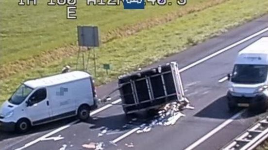 Bijna anderhalf uur vertraging door ongeval op A12. Bijna anderhalf uur vertraging door ongeval op A12.