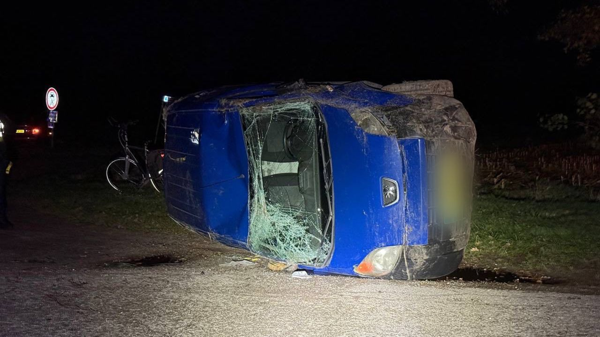 Zwaar ongeluk, maar geen bestuurder te vinden.