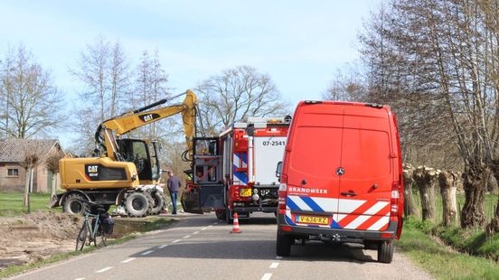 Kraanmachinist schiet te hulp bij ongeluk, een gewonde