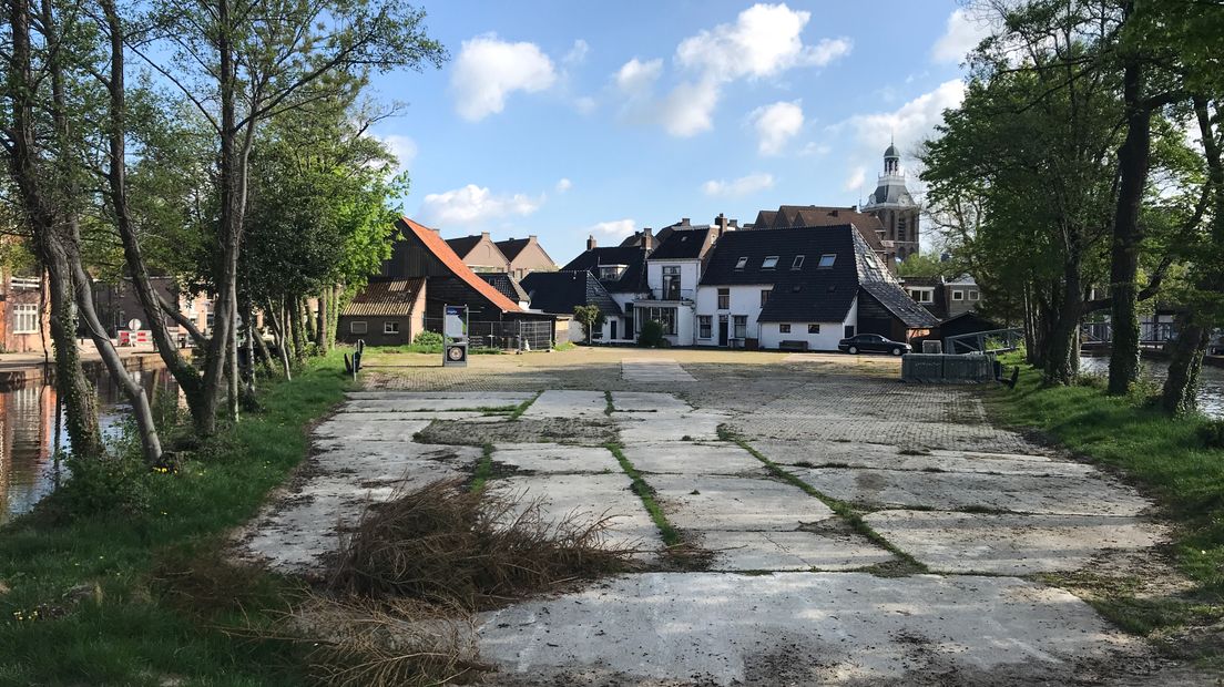Bleekerseiland met historische bebouwing gezien richting binnenstad (Rechten: Serge Vinkenvleugel/RTV Drenthe)