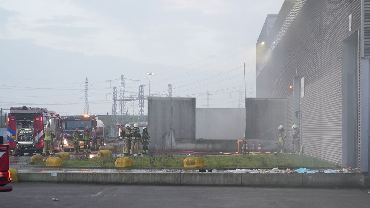 112 Nieuws: Brand bij ROVA in Zwolle