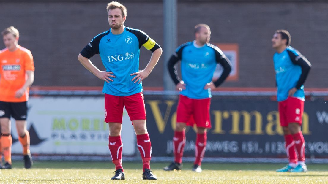 De spelers van GOES balen na een tegentreffer
