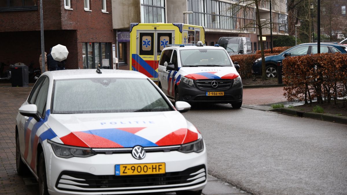 112-nieuws: Dijkdoorgangen gaan dicht om storm • Man op fatbike pleegt woningoverval in Stad