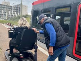 Met een scootmobiel in de tram: zo ervaart Sonja het openbaar vervoer