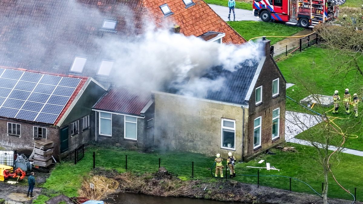 Boerderij in Boazum in brand