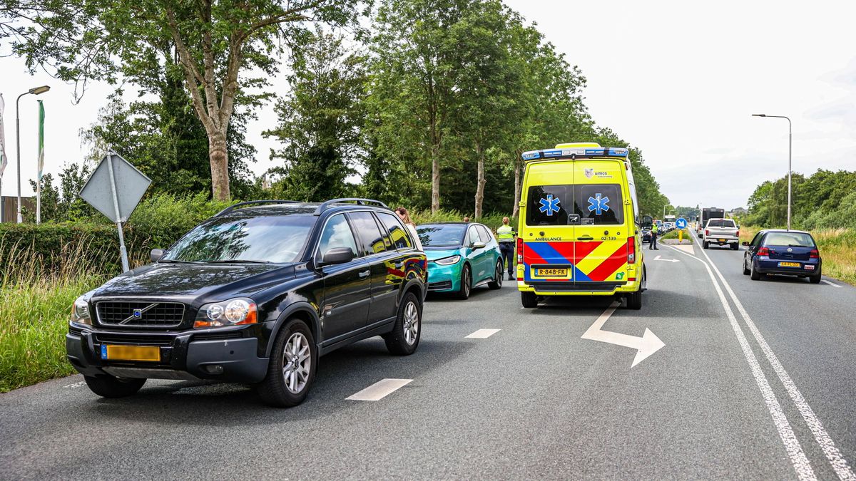 Botsing tussen drie auto's in Lemmer