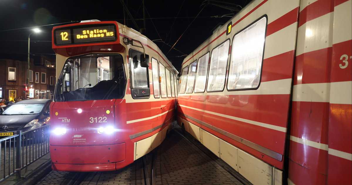 2 Trams Collide on Laan van Meerdervoort
