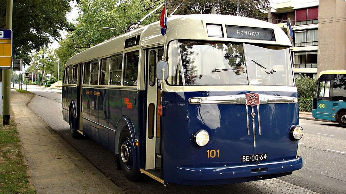 Een oude trolleybus.