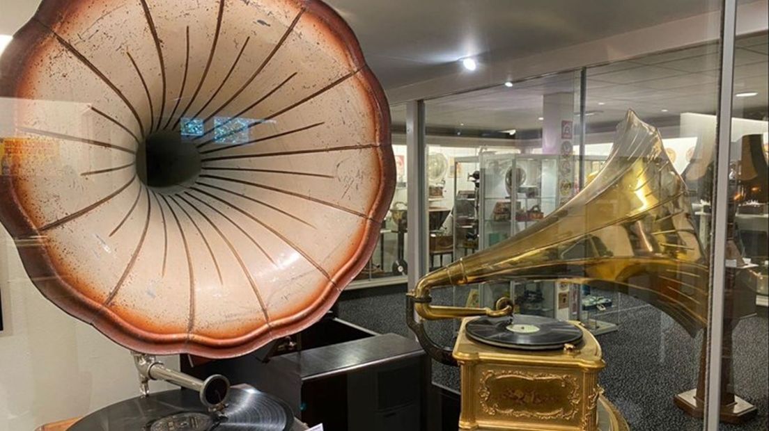 Ook de gemeente wil het grammofoonmuseum verhuizen naar het voormalig gemeentehuis in Nieuwleusen
