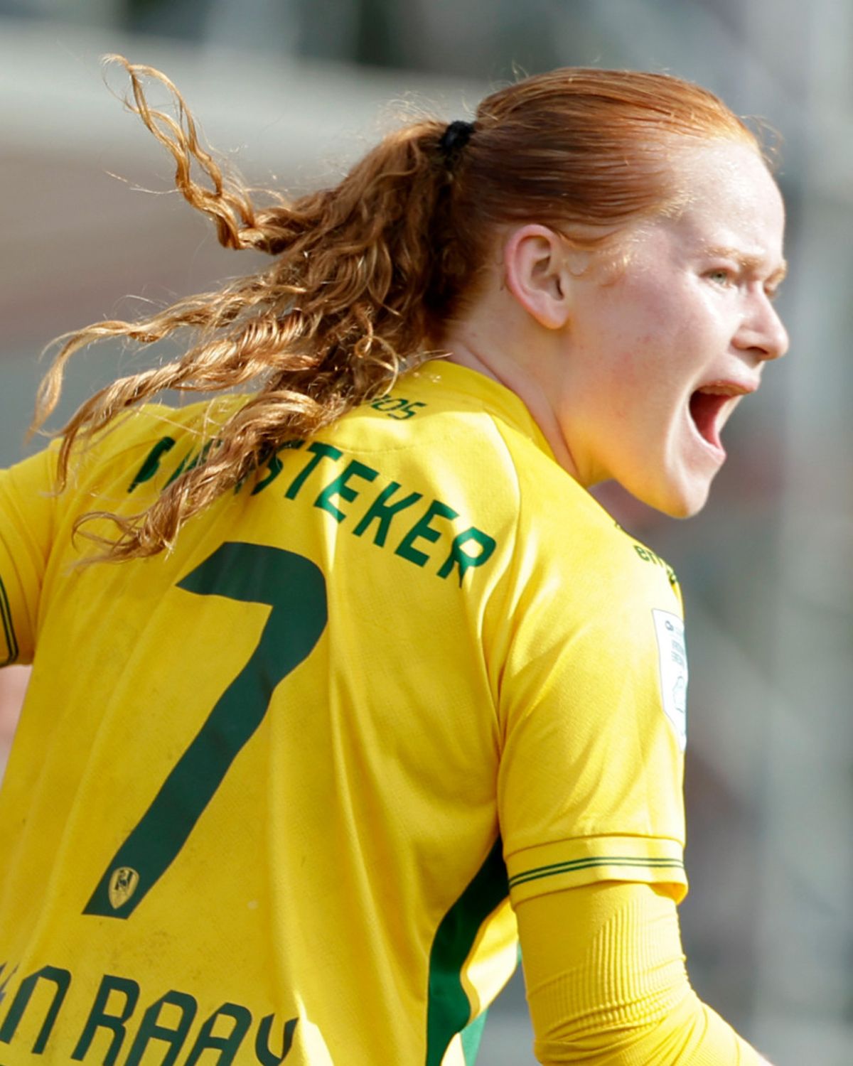 sportnieuws-vrouwen-ado-winnen-hijs-hokij-trekt-stand-gelijk-in-play