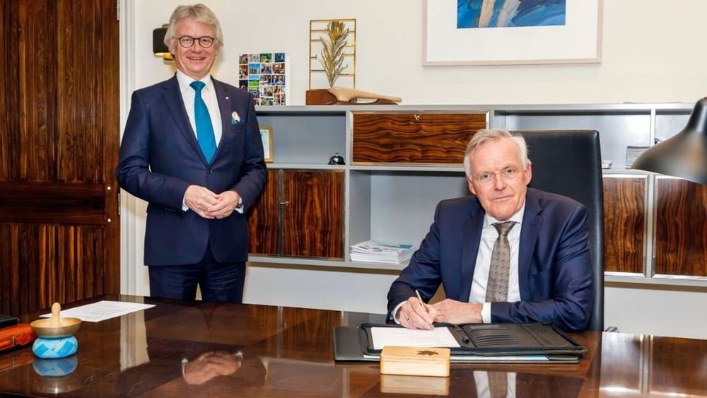 Burgemeester Klein naar rechter vanwege ontslag - Omroep Gelderland