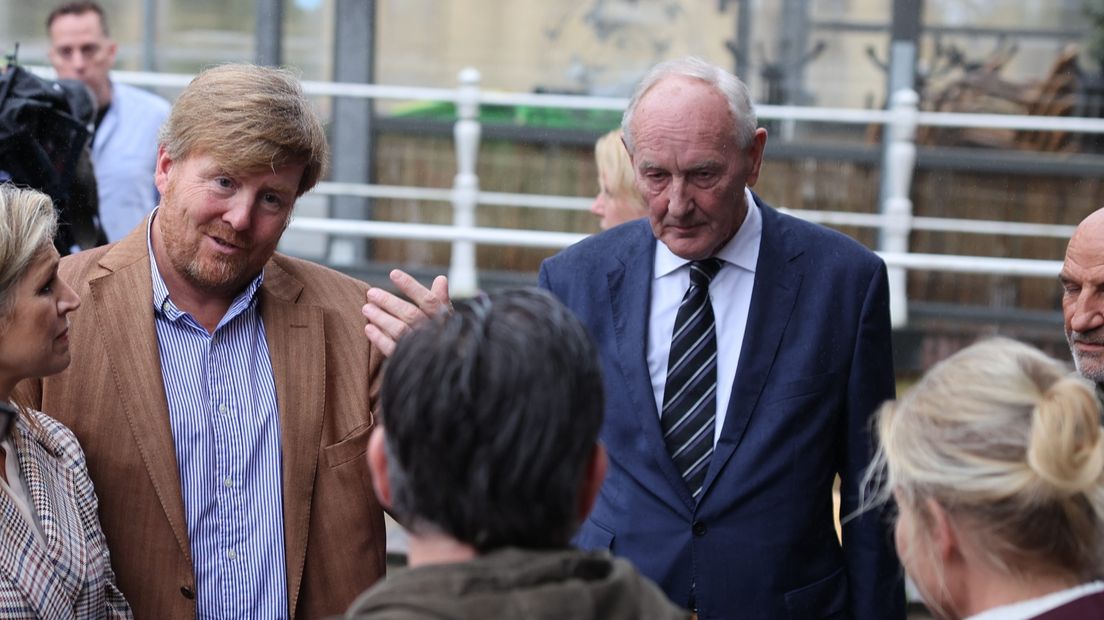 Remkes en Koning Willem Alexander spreken met Limburgers