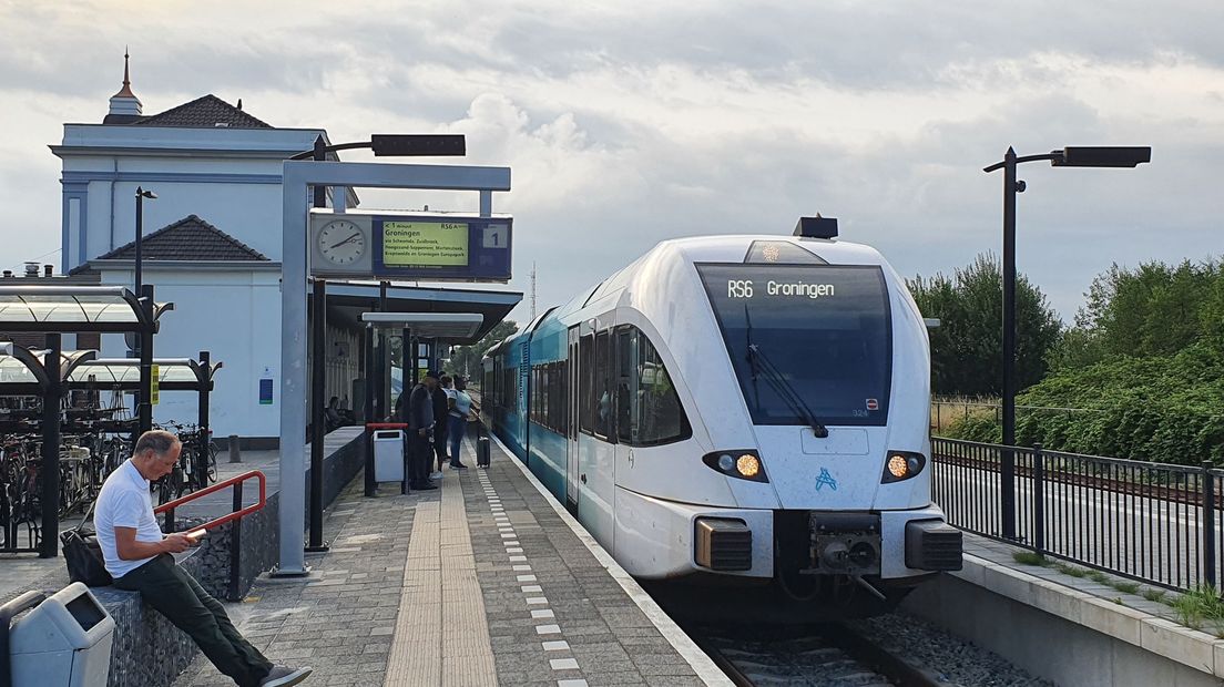 Een Arrivatrein op station Winschoten