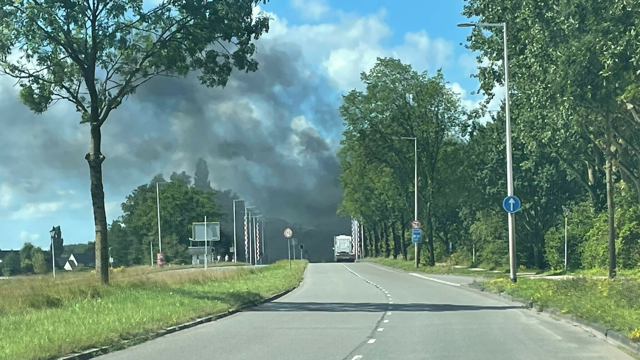 De rook gezien vanaf de Planetenlaan