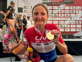 Mountainbikester Didi de Vries wint eerste wereldbekerwedstrijd: 'Heel gaaf'