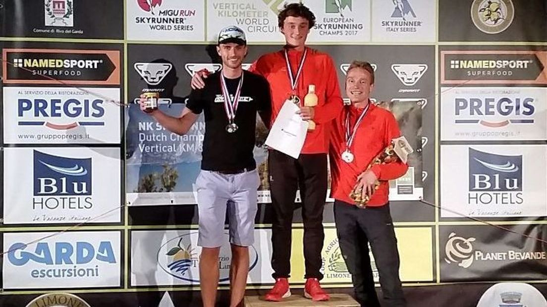 Het podiumshot met op de tweede plek Erwin Adan