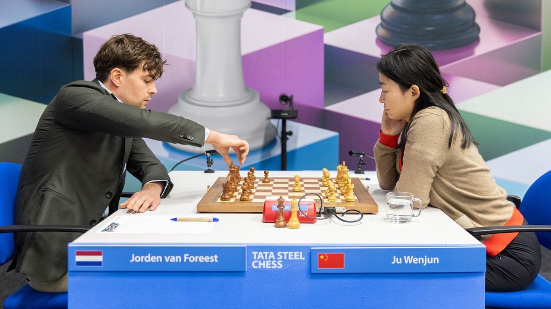 Jorden van Foreest boekt zijn eerste overwinning op Tata Steel Chess ...