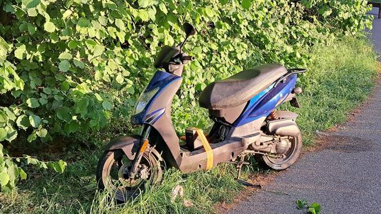 Twee gewonden bij scooterongeval in Enschede. Twee gewonden bij scooterongeval in Enschede.